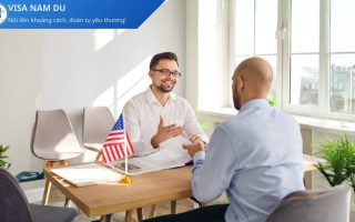 Mỹ dừng miễn phỏng vấn khi gia hạn visa từ 2/9 – Quy định mới & ảnh hưởng